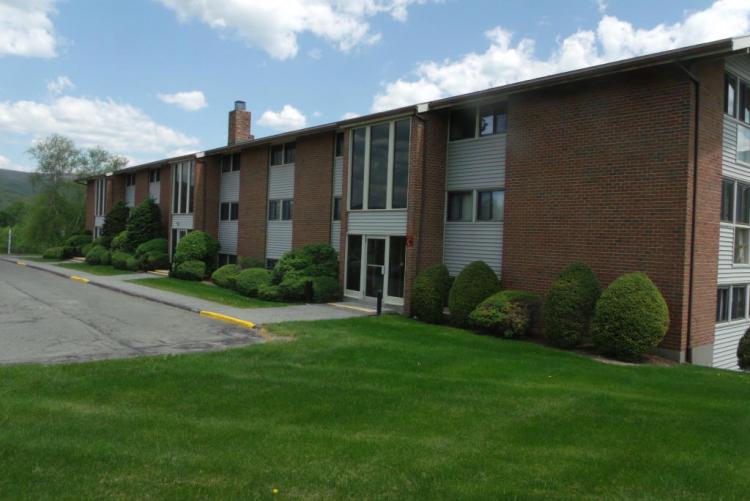 Stratton Hills Condominiums